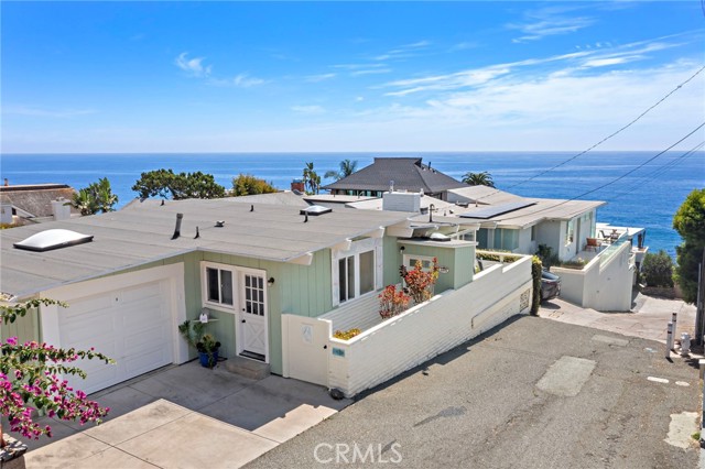 Detail Gallery Image 1 of 36 For 31674 Seacove Dr, Laguna Beach,  CA 92651 - 3 Beds | 2 Baths