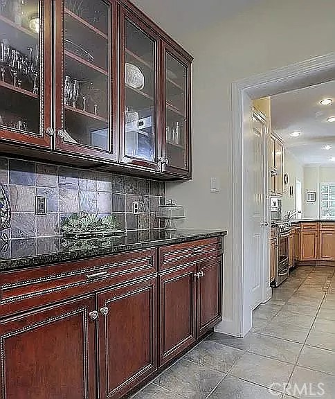 https://media.crmls.org/medias/3f992e25-ee3a-4fef-bafb-e37666485cc2.jpg?preset=X-Large
