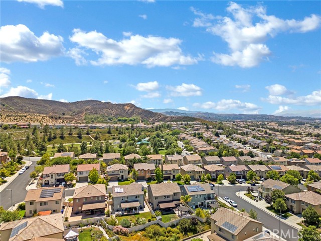 Detail Gallery Image 4 of 38 For 27027 Mountain Willow Ln, Canyon Country,  CA 91387 - 3 Beds | 2/1 Baths