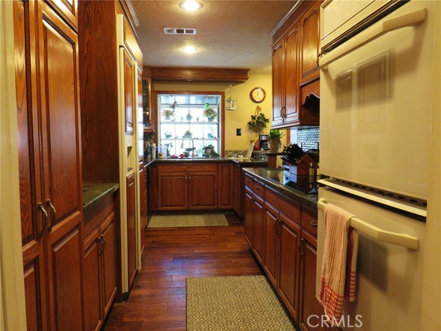 Detail Gallery Image 10 of 58 For 32360 Navajo Road, Wildomar,  CA 92595 - 3 Beds | 3 Baths