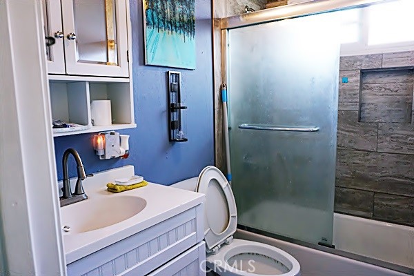 the remolded bathroom on the hall