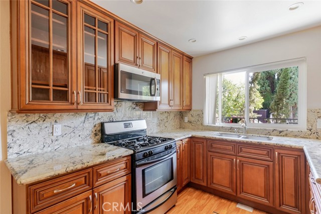 Detail Gallery Image 5 of 45 For 909 E Garfield #3,  Glendale,  CA 91205 - 2 Beds | 2 Baths