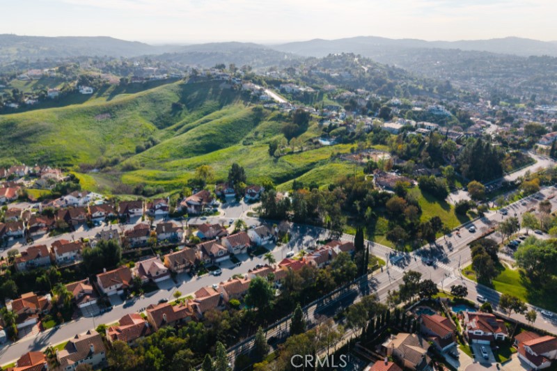 https://media.crmls.org/medias/3f9a1618-db0c-4692-8111-1c2d60b21e8a.jpg?preset=X-Large