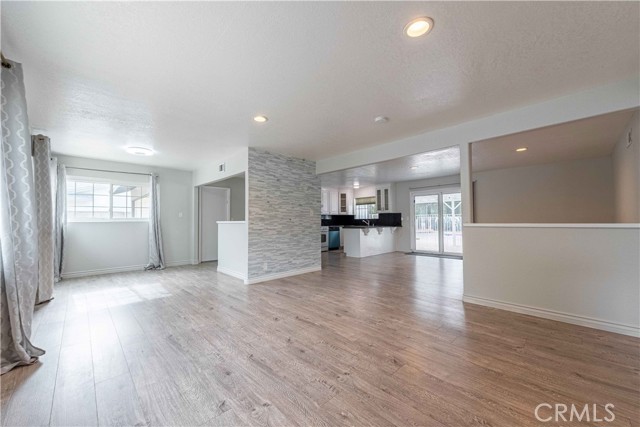 Detail Gallery Image 15 of 58 For 4408 Walnut Ave, Simi Valley,  CA 93063 - 3 Beds | 3 Baths