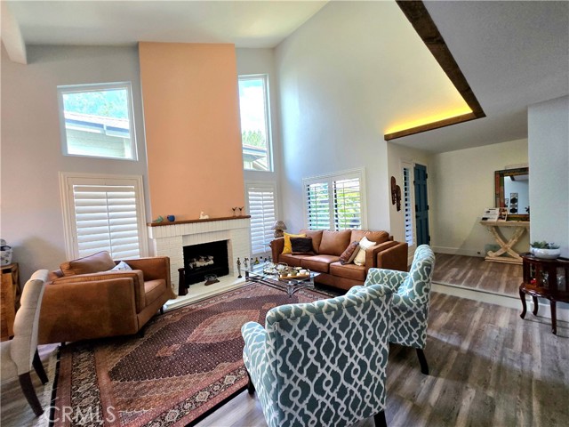 5 Carriage Hill Lane, Laguna Hills CA: https://media.crmls.org/medias/3f9b622a-987e-40c9-8bd2-29fe641af6af.jpg