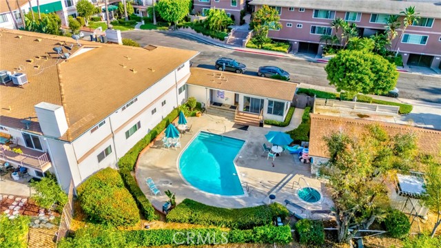 Detail Gallery Image 7 of 26 For 1349 Shadow Ln #115,  Fullerton,  CA 92831 - 2 Beds | 2 Baths