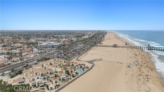 711 Pacific Coast, Huntington Beach CA: https://media.crmls.org/medias/3f9d1c88-125f-4f23-83d4-a1fe4e7ccc99.jpg
