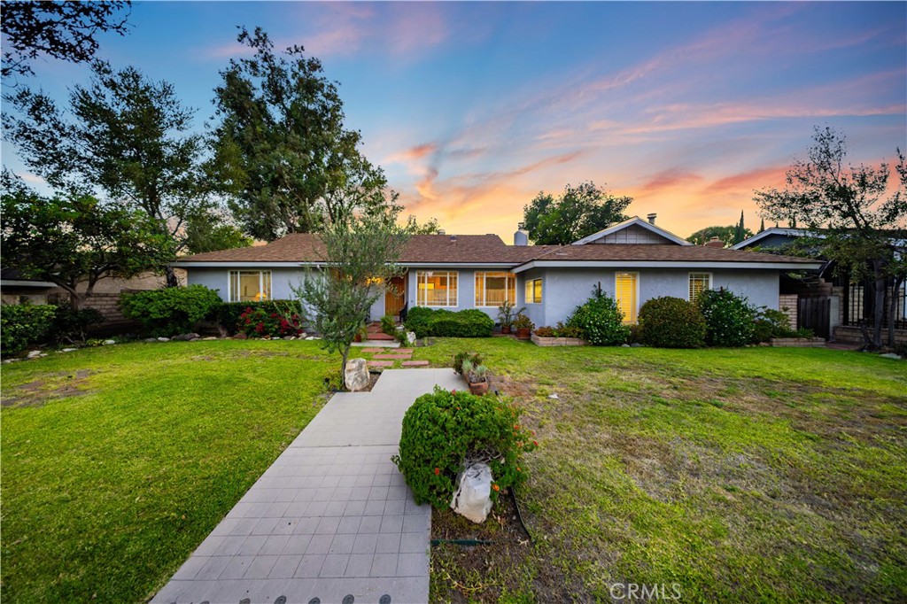 10739 Reseda