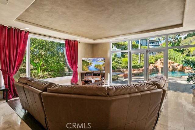 5 Ebony Glade, Laguna Niguel CA: https://media.crmls.org/medias/3f9e28d7-3311-4c82-944d-3d4e46621e22.jpg