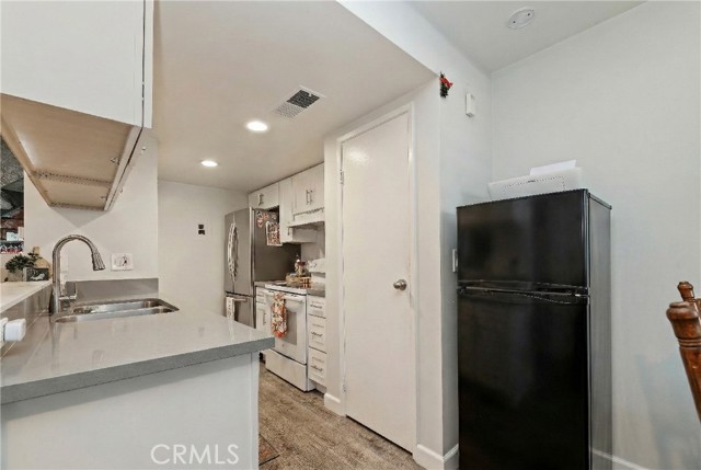 Detail Gallery Image 9 of 26 For 16406 Vista Roma # 115,  Huntington Beach,  CA 92649 - 2 Beds | 1 Baths