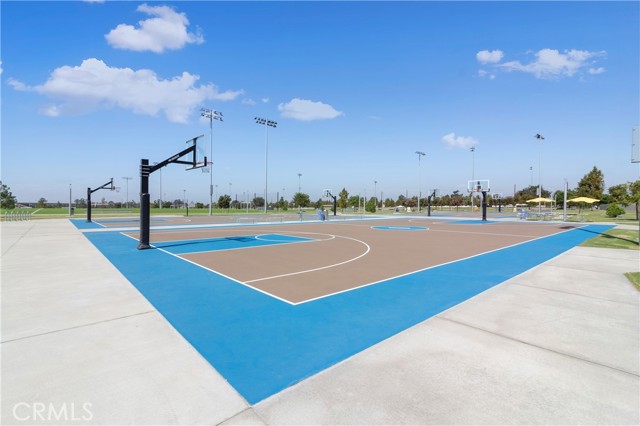 102 Sculpture, Irvine CA: https://media.crmls.org/medias/3f9f43cd-a4b5-4078-a3a4-72b84934718d.jpg