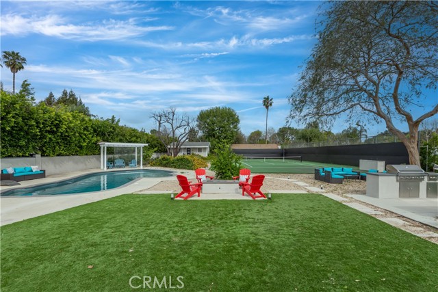 Detail Gallery Image 27 of 36 For 22637 Erwin St, Woodland Hills,  CA 91367 - 6 Beds | 5/1 Baths