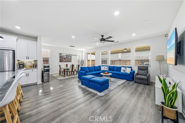 Detail Gallery Image 14 of 54 For 29193 Black Oak, Lake Elsinore,  CA 92530 - 3 Beds | 2 Baths