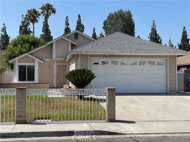 14053 Bluewood Drive, Fontana CA: https://media.crmls.org/medias/3fa025f0-0e94-4ff3-b07b-8ad977beffc5.jpg