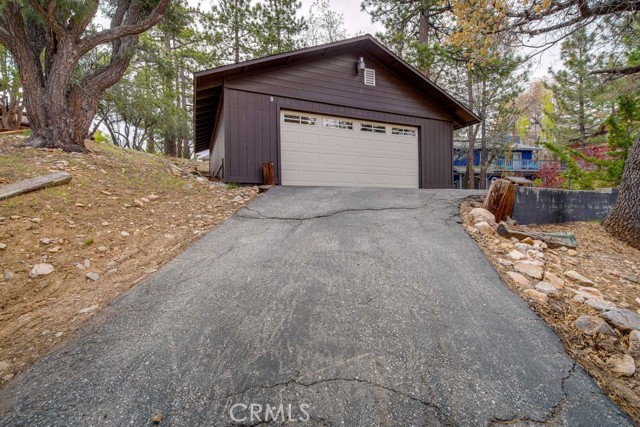 676 Butte Avenue, Big Bear City CA: https://media.crmls.org/medias/3fa0694e-a840-4fc5-855a-d5275852a840.jpg