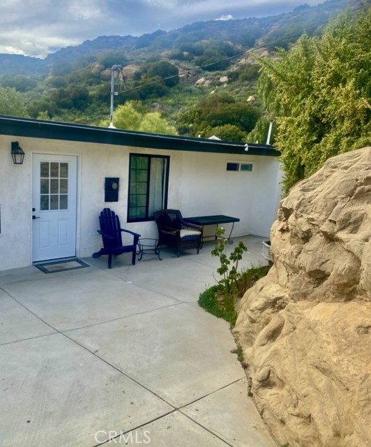 Detail Gallery Image 6 of 6 For 9552 Ventura Way, Chatsworth,  CA 91311 - 2 Beds | 2 Baths