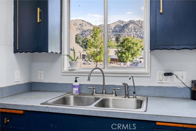 4201 Irvon Trail, Frazier Park CA: https://media.crmls.org/medias/3fa06be1-2455-4a19-a670-5d919a080cdd.jpg