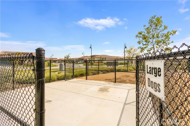 4071 E Amigos Privado, Ontario CA: https://media.crmls.org/medias/3fa0f83f-64df-4172-b733-92e8d491fd63.jpg