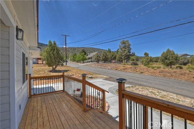 1215 Valley View Drive, Big Bear City CA: https://media.crmls.org/medias/3fa0fd22-12ce-4092-a6bb-7828e15a658b.jpg
