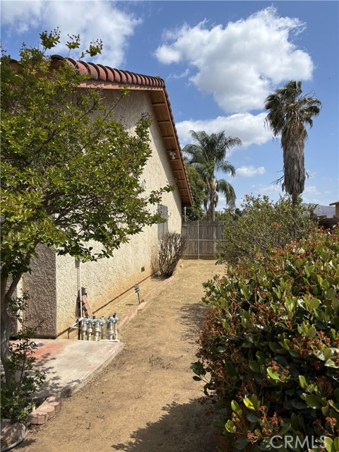 10980 Norwood Avenue, Riverside CA: https://media.crmls.org/medias/3fa2214a-682e-41ba-a6ce-6c170606ff61.jpg