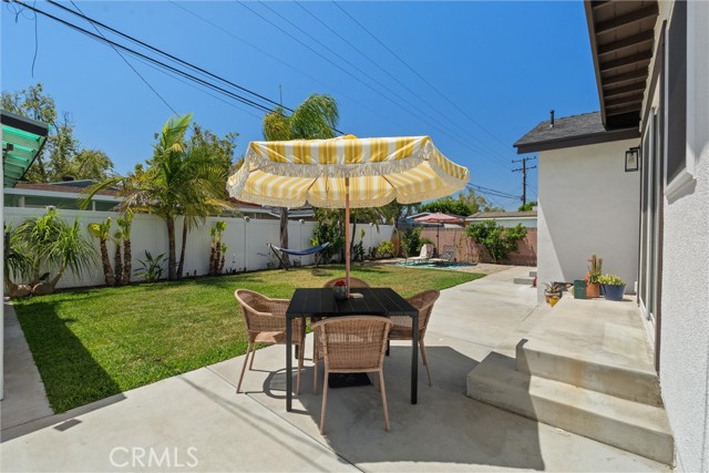 2851 Ladoga Avenue, Long Beach CA: https://media.crmls.org/medias/3fa241c1-b3b4-4a3d-9ff3-925bdc3019bf.jpg