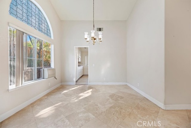 Detail Gallery Image 15 of 54 For 10049 Cartagena, Moreno Valley,  CA 92557 - 4 Beds | 2 Baths