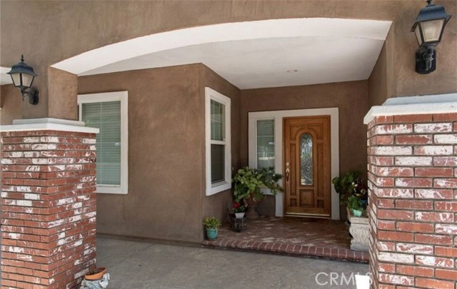 Detail Gallery Image 3 of 28 For 240 6th St, Norco,  CA 92860 - 4 Beds | 3 Baths