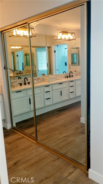 Detail Gallery Image 27 of 37 For 16276 Pacific Cir, Huntington Beach,  CA 92649 - 3 Beds | 5/1 Baths