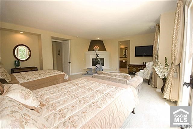 37 Twiggs, Irvine CA: https://media.crmls.org/medias/3fa41096-ccdc-436d-91bc-7dbbb11d9fae.jpg