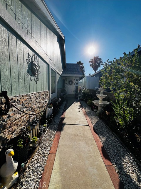 Detail Gallery Image 3 of 25 For 12209 Hythe St, Moreno Valley,  CA 92557 - 3 Beds | 2 Baths