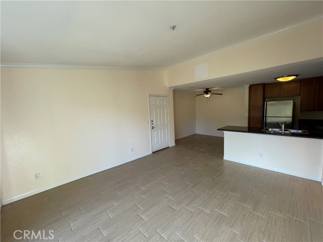 Detail Gallery Image 6 of 56 For 1965 Las Colinas Cir #308,  Corona,  CA 92879 - 2 Beds | 2 Baths