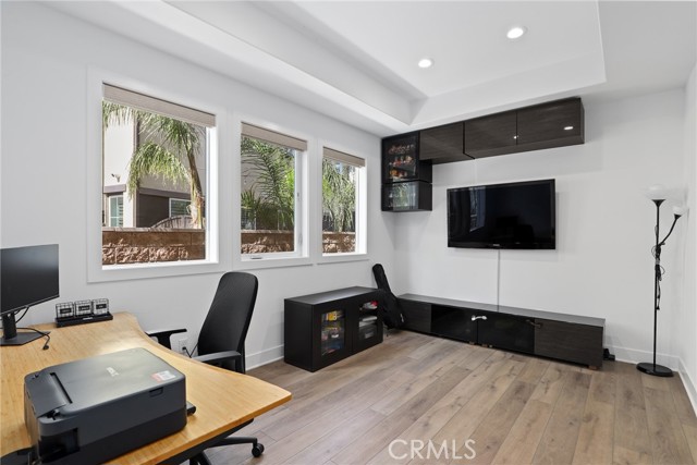 20535 W Bluebird Court, Porter Ranch CA: https://media.crmls.org/medias/3fa48326-129e-4fd1-a24a-e116699b271c.jpg