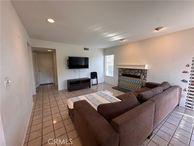 10751 Sonora Avenue, Rancho Cucamonga CA: https://media.crmls.org/medias/3fa48c29-88d9-4504-b966-52b527236ac8.jpg