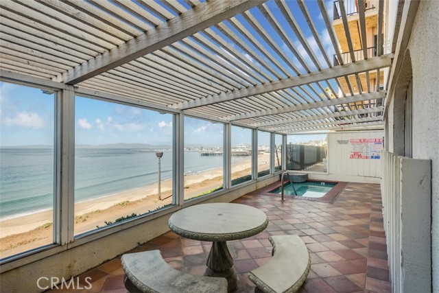 565 Esplanade, Redondo Beach, California 90277, 1 Bedroom Bedrooms, ,1 BathroomBathrooms,Residential,Sold,Esplanade,SB21226629