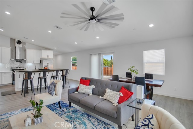 33140 Hill, Lake Elsinore CA: https://media.crmls.org/medias/3fa52921-515b-4fae-9d43-61e2589d3a5d.jpg
