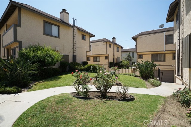 Detail Gallery Image 6 of 23 For 4219 Walnut Grove Ave a,  Rosemead,  CA 91770 - 2 Beds | 2/1 Baths