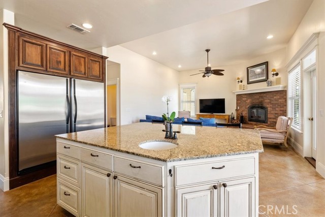 Detail Gallery Image 11 of 64 For 775 via Del Salinas, Paso Robles,  CA 93446 - 4 Beds | 3/1 Baths
