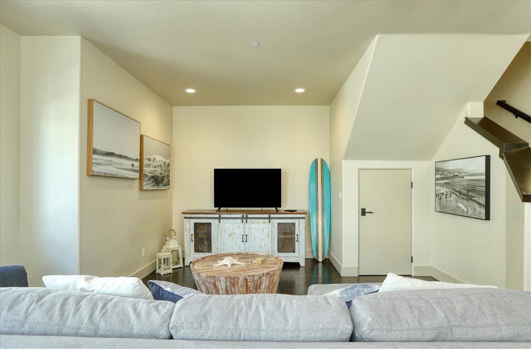 Detail Gallery Image 12 of 64 For 355 Stimson Ave, Pismo Beach,  CA 93449 - 3 Beds | 3/1 Baths