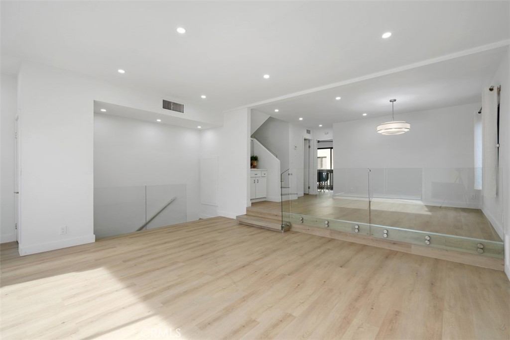 MLS #OC25238523 image #10