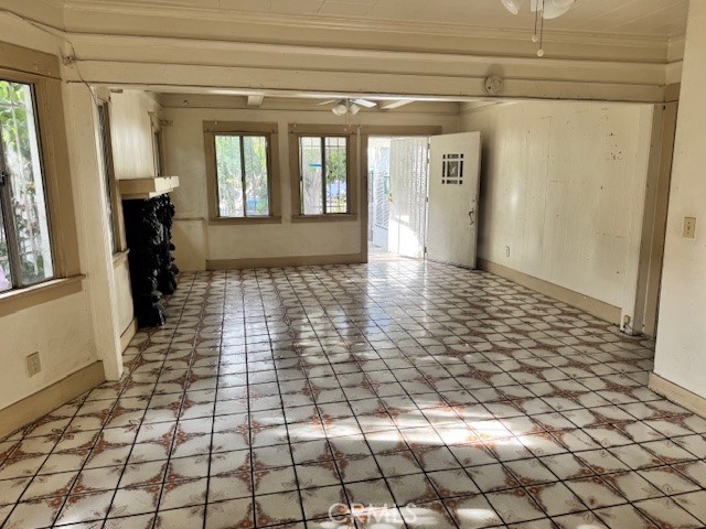 6208 Santa Fe, Huntington Park CA: https://media.crmls.org/medias/3fa634e1-f798-45f8-aa4f-07d9d29cdf36.jpg