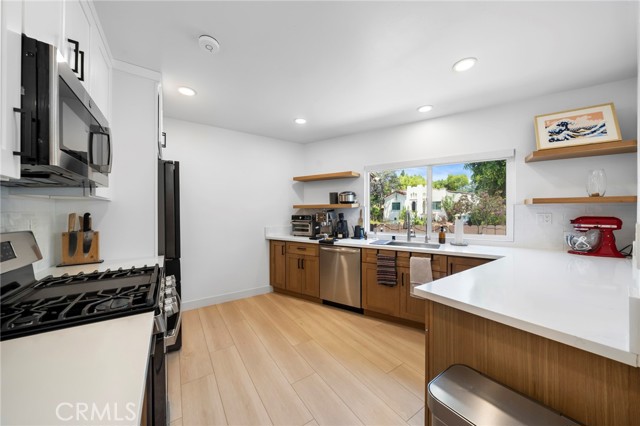 Detail Gallery Image 10 of 32 For 601 Orange Grove Ave, Alhambra,  CA 91803 - 2 Beds | 2 Baths