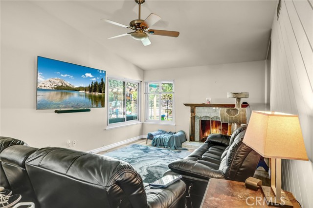 Detail Gallery Image 9 of 19 For 23041 Posada, Valencia,  CA 91354 - 4 Beds | 3 Baths