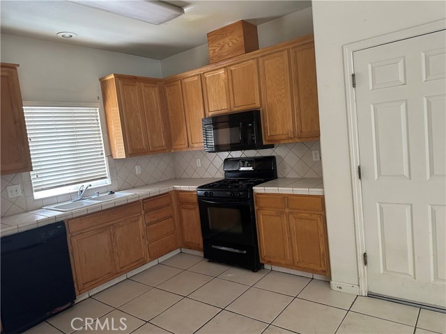 Detail Gallery Image 9 of 24 For 692 Gateway, Merced,  CA 95340 - 3 Beds | 2 Baths