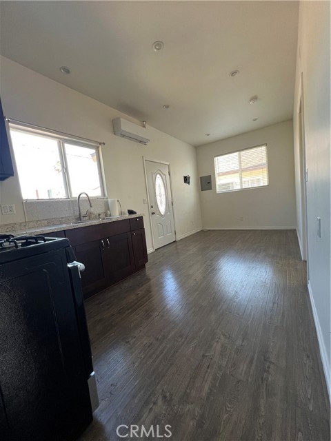 13349 Cantara Street, Panorama City CA: https://media.crmls.org/medias/3fa81bfd-d786-4c94-812a-c8e1b3743678.jpg