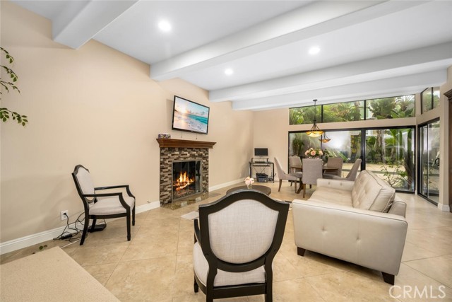 Detail Gallery Image 9 of 49 For 16282 Mandalay Cir, Huntington Beach,  CA 92649 - 5 Beds | 3 Baths