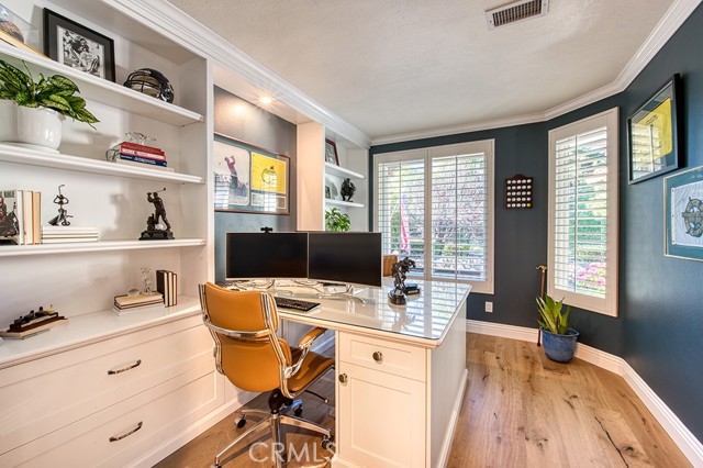 12 Eisenhower Lane, Coto de Caza CA: https://media.crmls.org/medias/3fa8a597-d935-4ee0-8a9a-aeb77bf22bb0.jpg