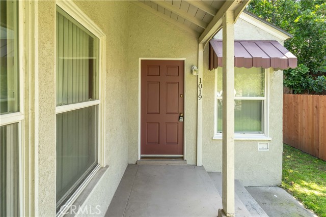 1019 South Lake Street photo 2