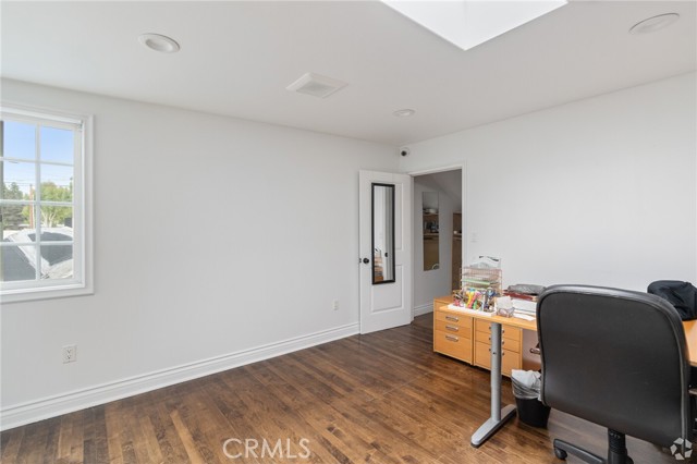 6000 Woodman Avenue, Van Nuys CA: https://media.crmls.org/medias/3fa8f25a-f660-41e7-aa75-2cf6b70d693f.jpg