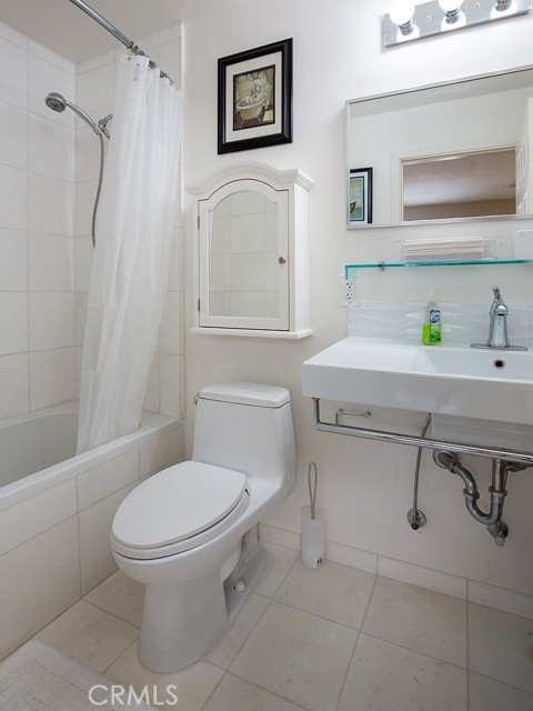 301 N Hudson Avenue, Pasadena CA: https://media.crmls.org/medias/3fa94951-d9b8-472f-b463-6e2d38dea447.jpg