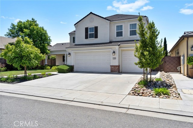 Detail Gallery Image 3 of 49 For 680 S Meridian Ave, Madera,  CA 93636 - 4 Beds | 3/1 Baths